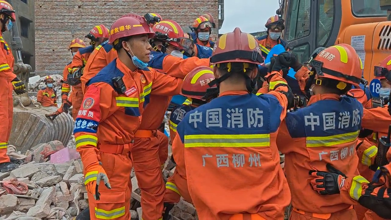 身处震中 冲锋在前 &mdash;&mdash;关键金属集团下属单位国家矿山应急救援华锡队连续奋战柳州地震救援一线