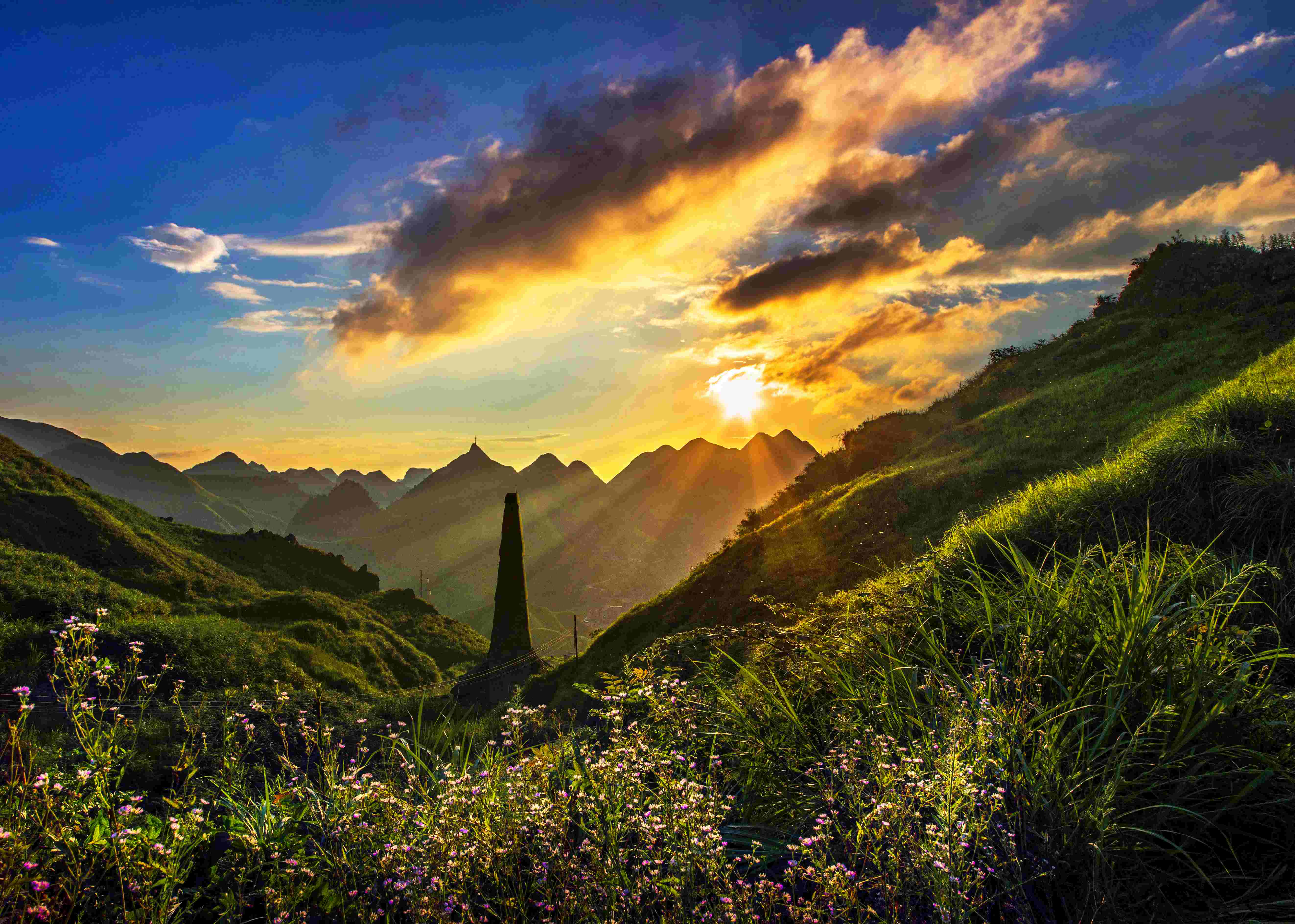 1765791914206224.jpg 215地质队钻塔图1.jpg